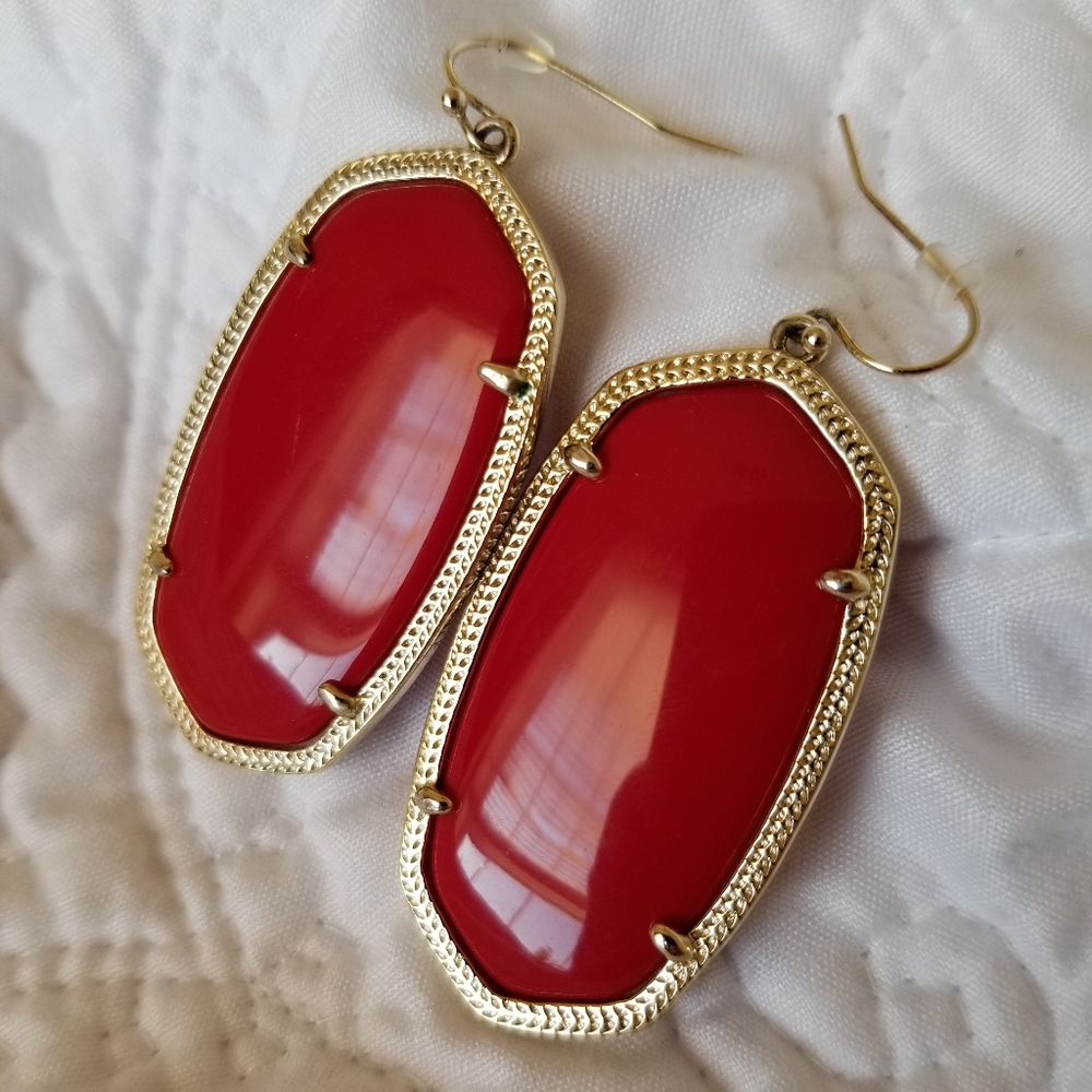Kendra Scott Danielle's in dark red/maroon